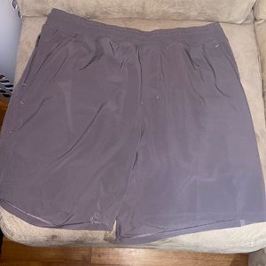 Men’s XL lululemon shorts with liner
